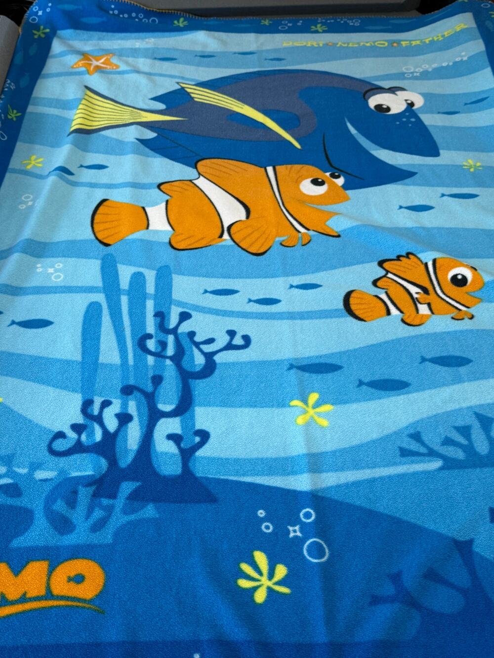 Disney Pixar Finding Nemo Dory Nemo Blue Fleece Throw Blanket Kids 46x60 Movie